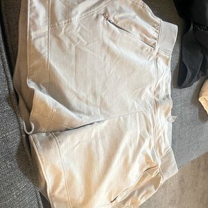 CALIA shorts with elastic waistband